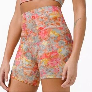 RARE NEW Lululemon Align Short  Inflorescence Multi I Size 6